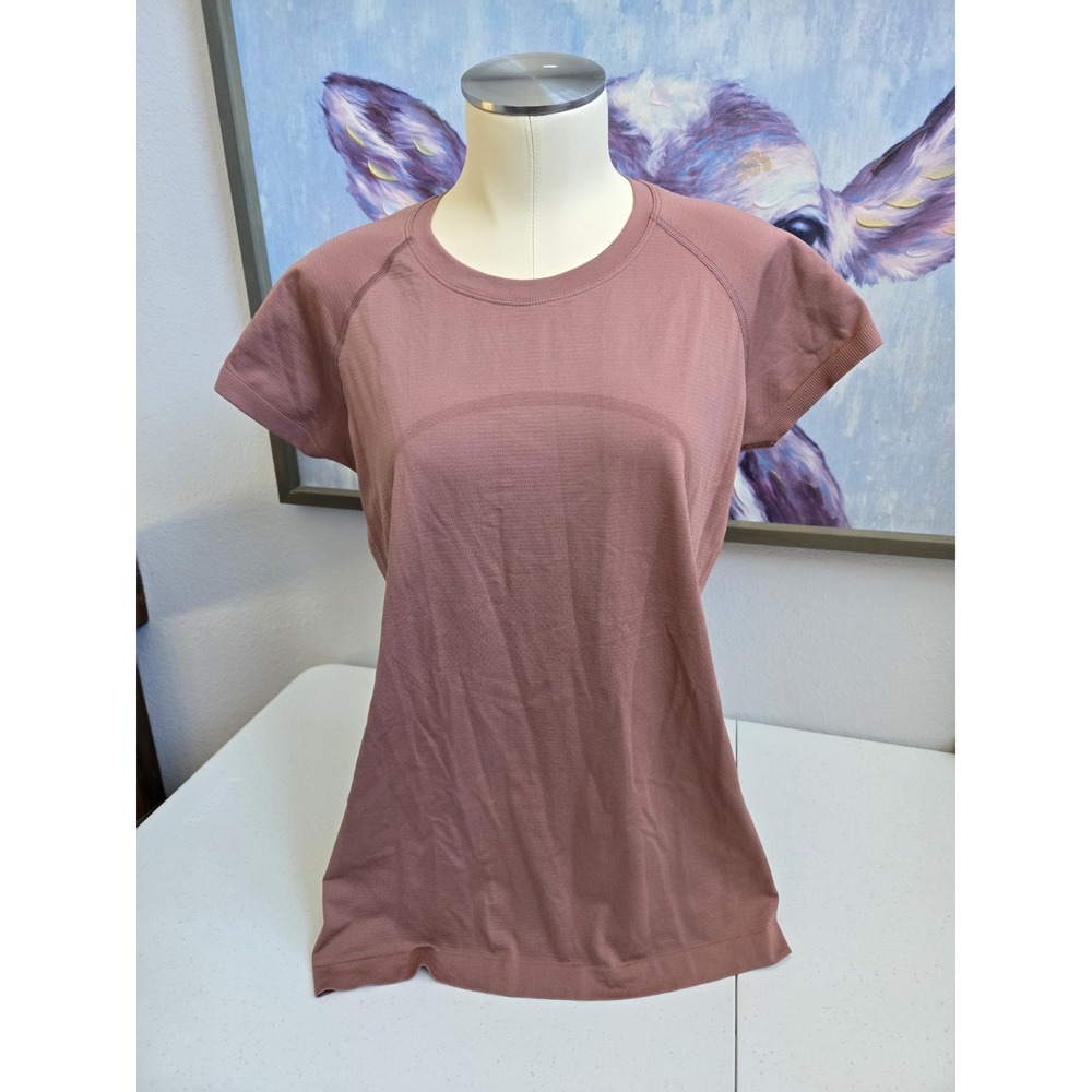 Lululemon Women's Mauve Pink Vented Activewear Yoga Short Sleeve T-Shirt